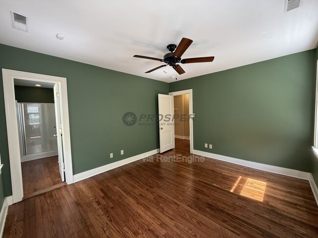 Building Photo - 575 Elizabeth Ln W