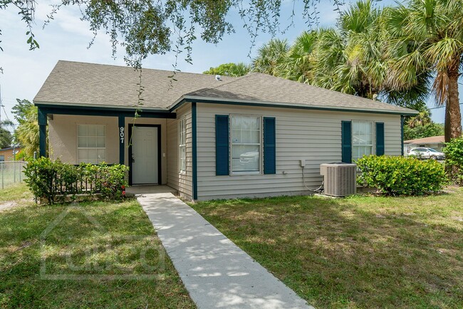 Primary Photo - Newly Renovated 3 bedroom 2 bathroom