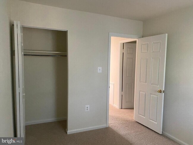 Building Photo - 10175 Irongate Way