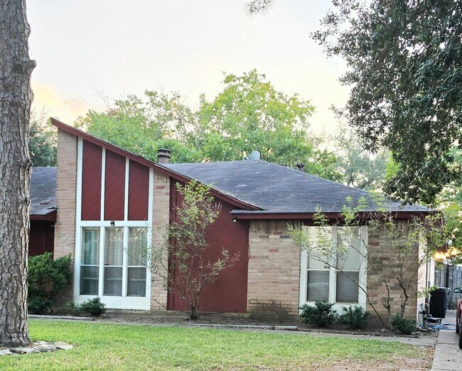 Primary Photo - 3722 Westheimer Pl Dr