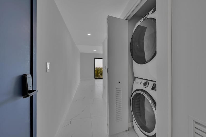 Building Photo - 840 NE 130th St