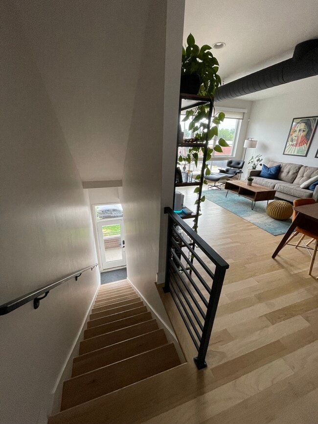 Building Photo - 2919 W 23rd Ave