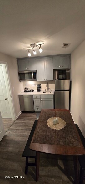 Building Photo - 14423 Hamletville St