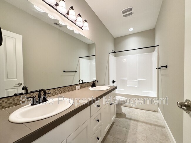 Building Photo - 13257 SW Maplecrest Ct