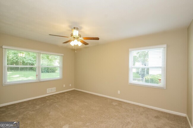 Building Photo - 6207 Newberry Ln