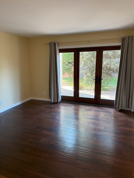 Building Photo - 2096 McCrea Rd
