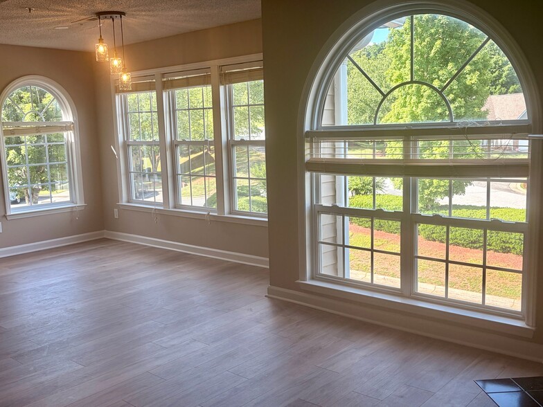 Building Photo - 631 Mill Pond Ct
