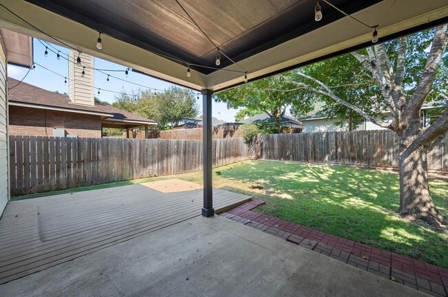 Building Photo - 2016 Melissa Oaks Ln