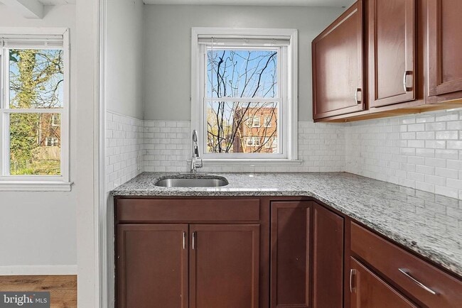 Building Photo - 1063 S Merrimac Rd