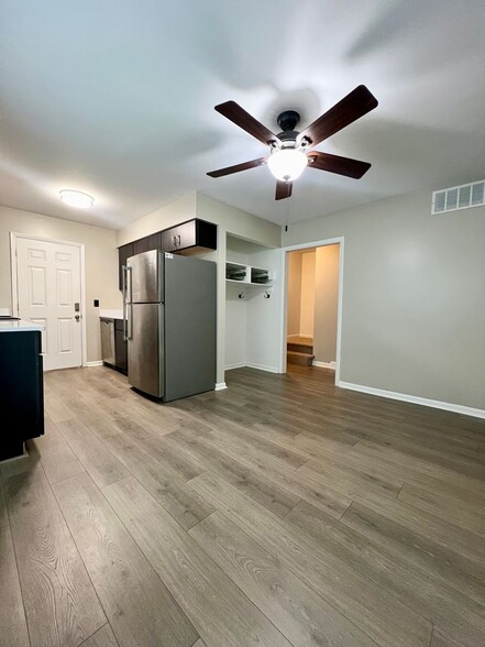 Building Photo - 7589 S 12th St