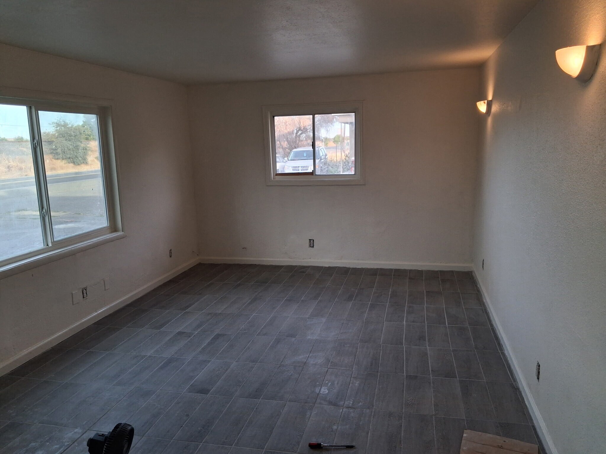 Building Photo - 5722 Lindhurst Ave