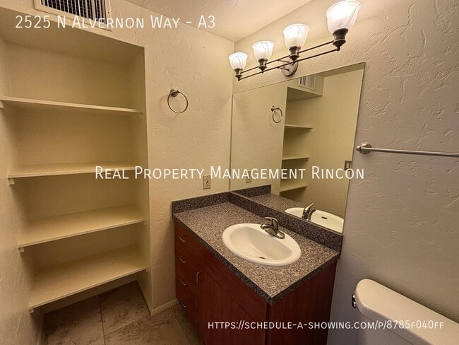 Building Photo - 2525 N Alvernon Way