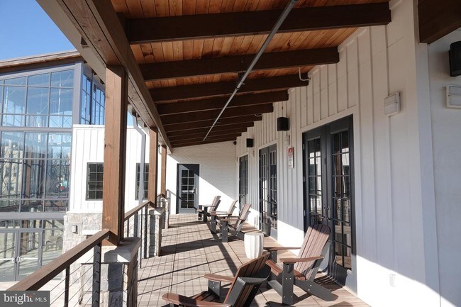 Building Photo - 210 Decoverly Dr