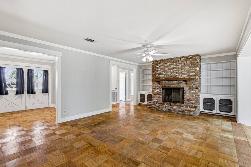 Building Photo - 2408 Katherine Dr