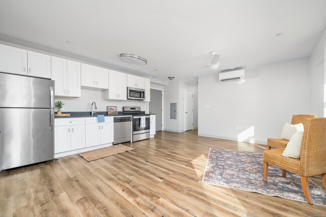 Building Photo - 170 Ridge Rd