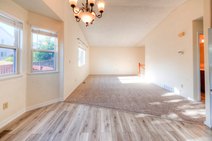 Building Photo - 2875 Richmond Dr