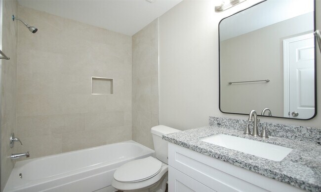 Building Photo - 1547 Airline Dr