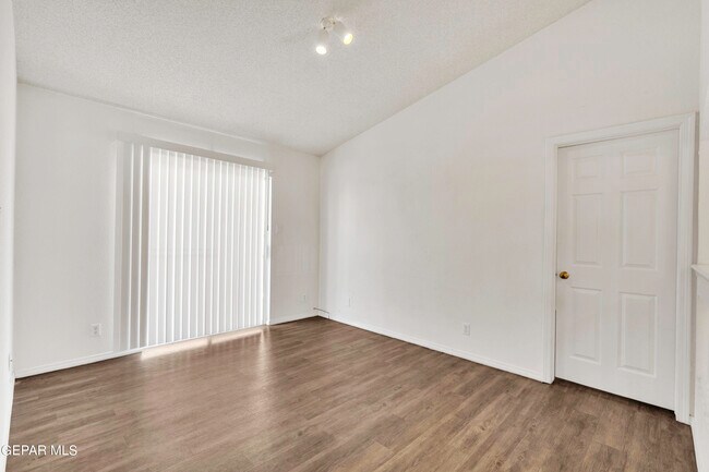 Building Photo - 1473 Desierto Rico Ave