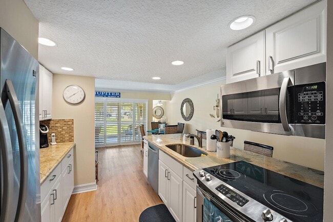 Building Photo - 1605 S US Hwy 1