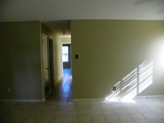 Building Photo - 509 Texas Ave