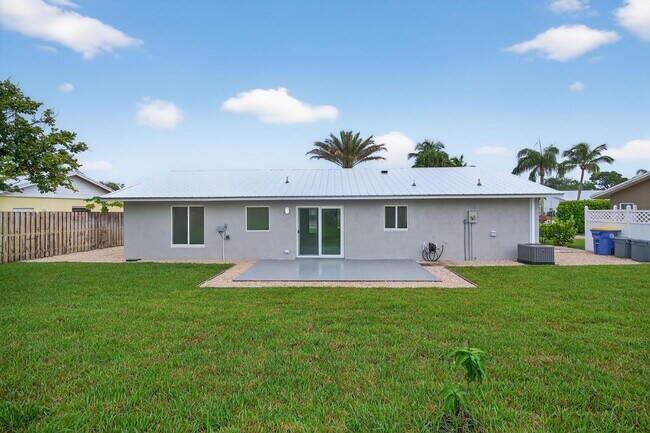 Building Photo - 8776 SE Sandy Ln