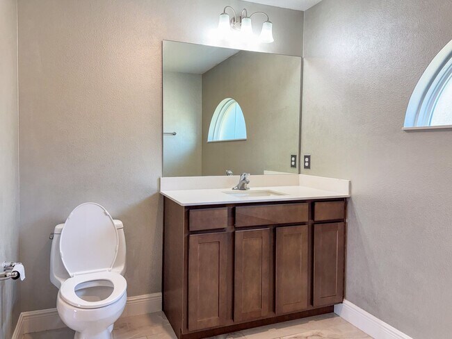 Building Photo - LAKE FRONT BRAND NEW Beautiful 3 bedroom on Lake Toho!