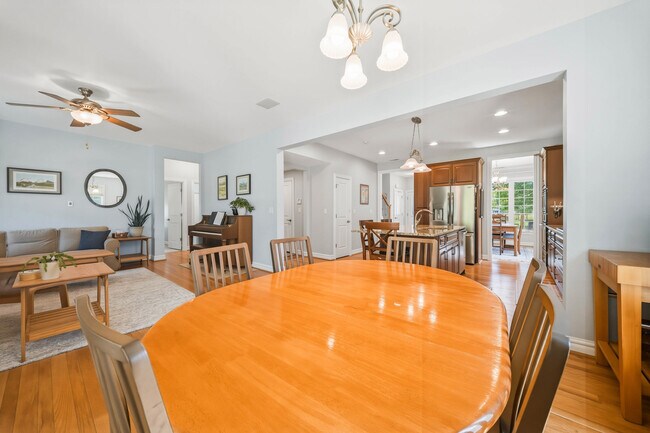 Building Photo - 3418 Raintree Cir