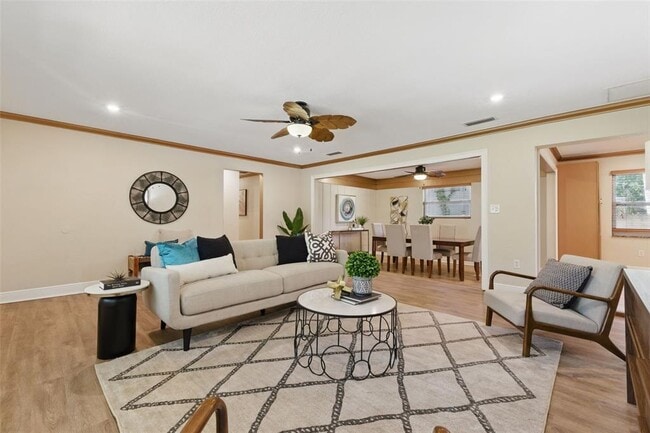 Building Photo - 4926 Camellia Way S