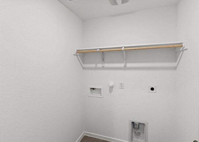 Building Photo - VIEWS VIEWS VIEWS and LOCATION! Rental Bac...