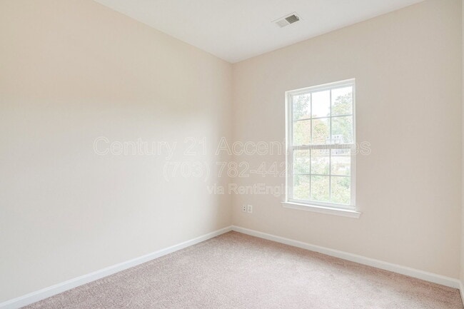 Building Photo - 23515 Forest Haven Way