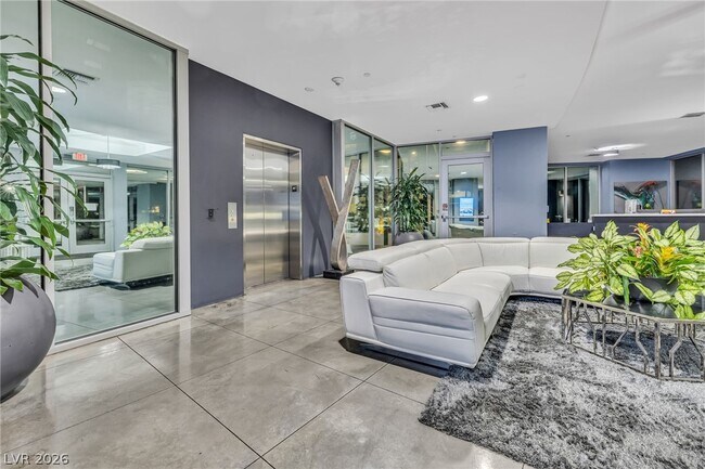 Building Photo - 8925 W Flamingo Rd