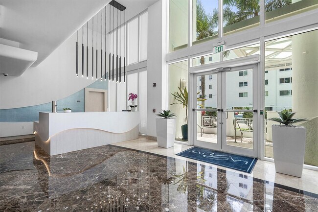 Building Photo - 715 Bayshore Dr