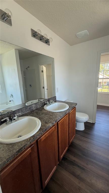 Building Photo - 15 Renshaw Dr