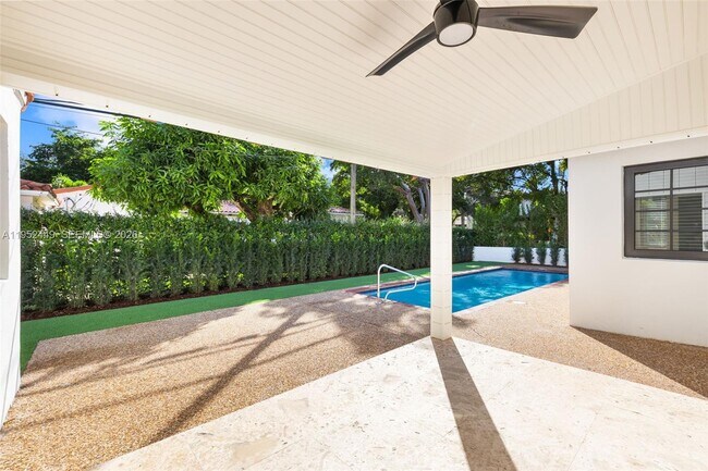 Building Photo - 3519 Toledo St