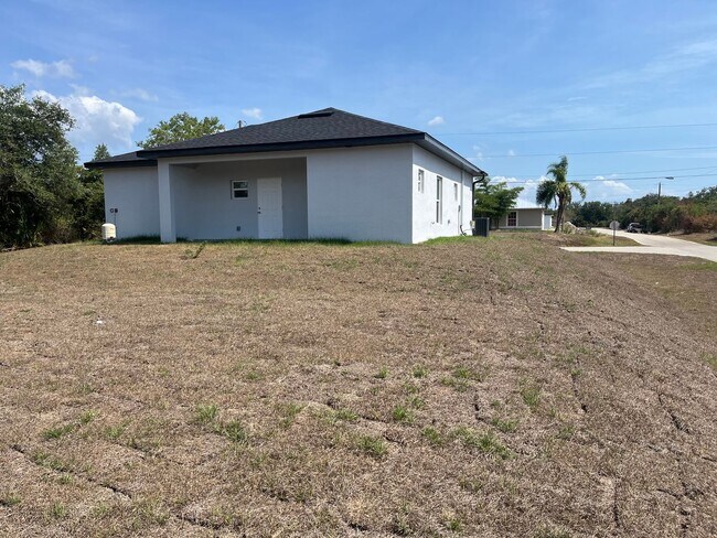 Building Photo - ASK US HOW TO GET FREE RENT!!-Brand New Co...