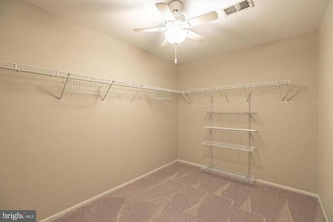 Building Photo - 8 Mintwood Dr
