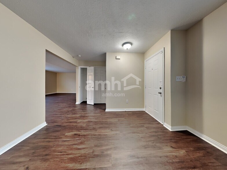 Building Photo - 17937 Cristin Way