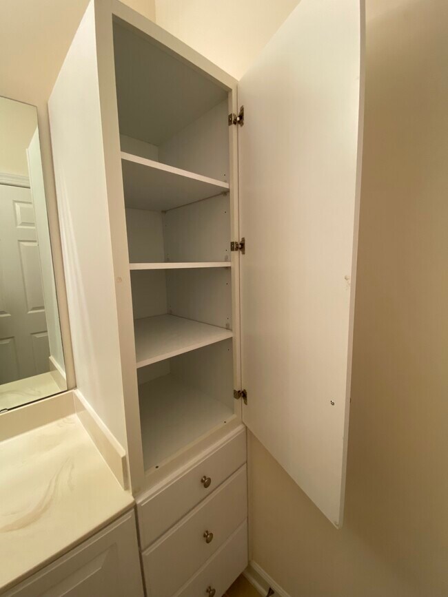 Building Photo - 4700 Ludwell Branch Ct