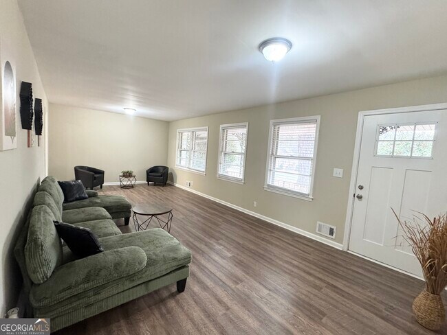 Building Photo - 3820 Union Rd SW