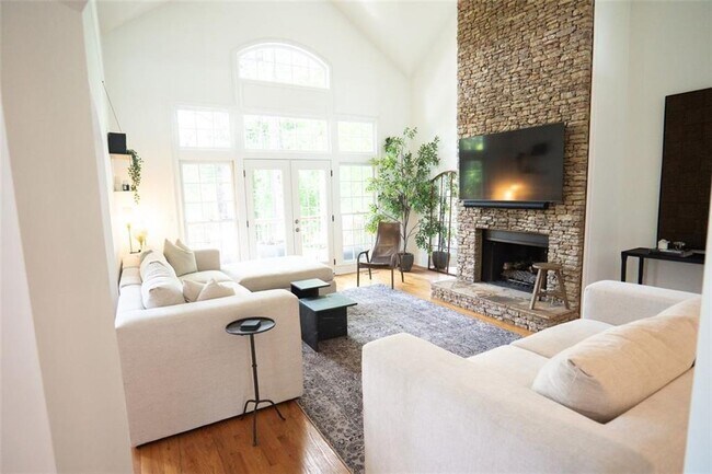 Building Photo - 3239 Mill Chase Cir SE