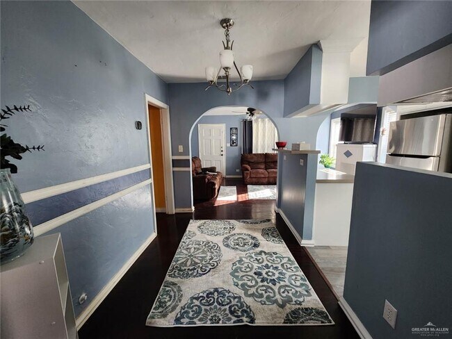 Building Photo - 22 Laurel Ave