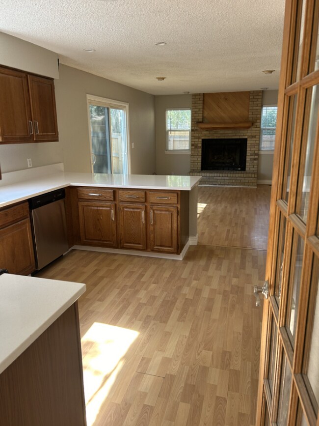 Building Photo - "Charming 3-Bed, 2-Bath Single Family Home in Littleton!"