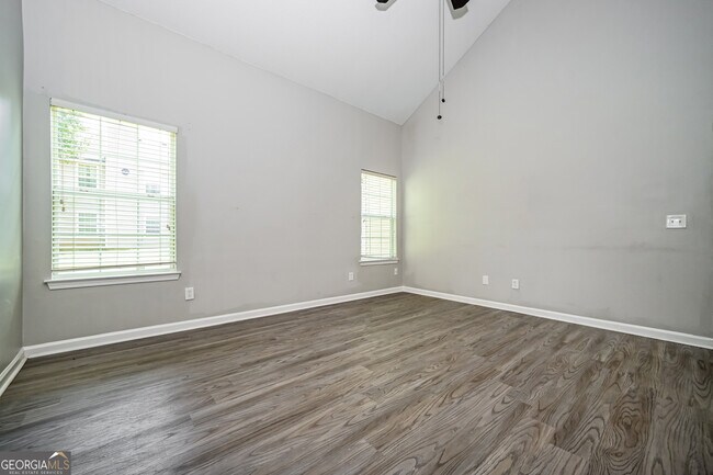 Building Photo - 987 Brisley Cir