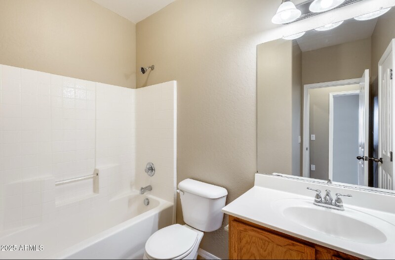 Building Photo - 1979 N Vista Ln