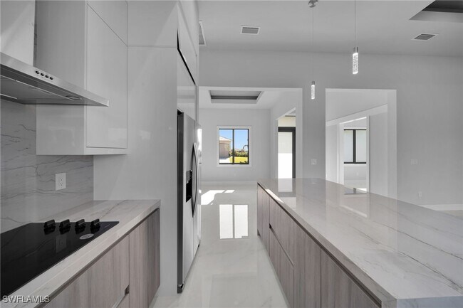 Building Photo - 436 NW 38th Ave