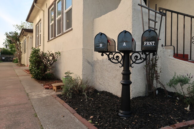 Mailboxes - 2058 Buena Vista Ave