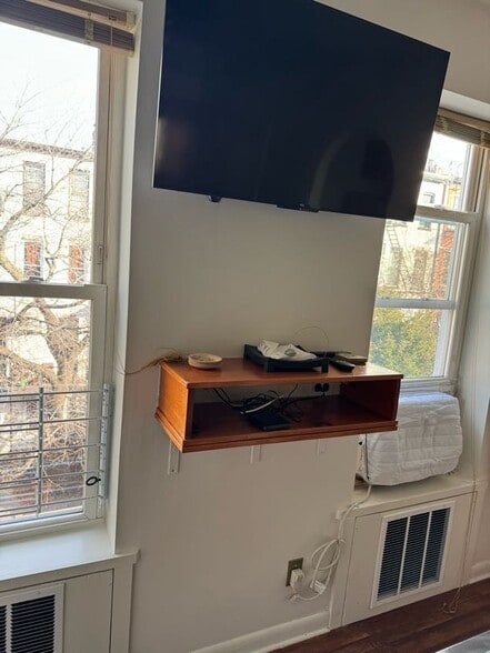 Dining Room - 373 4th St