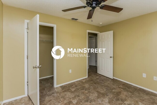 Building Photo - 3 Bedroom Pet-Friendly Home in Lakeland, FL with Main Street Renewal
