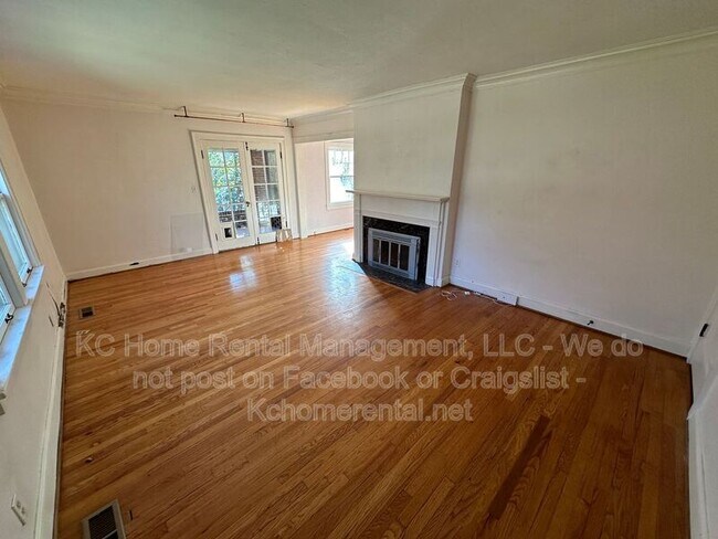 Building Photo - 207 W 51 Terrace