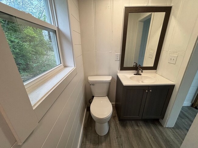 Building Photo - 109 W 14th St